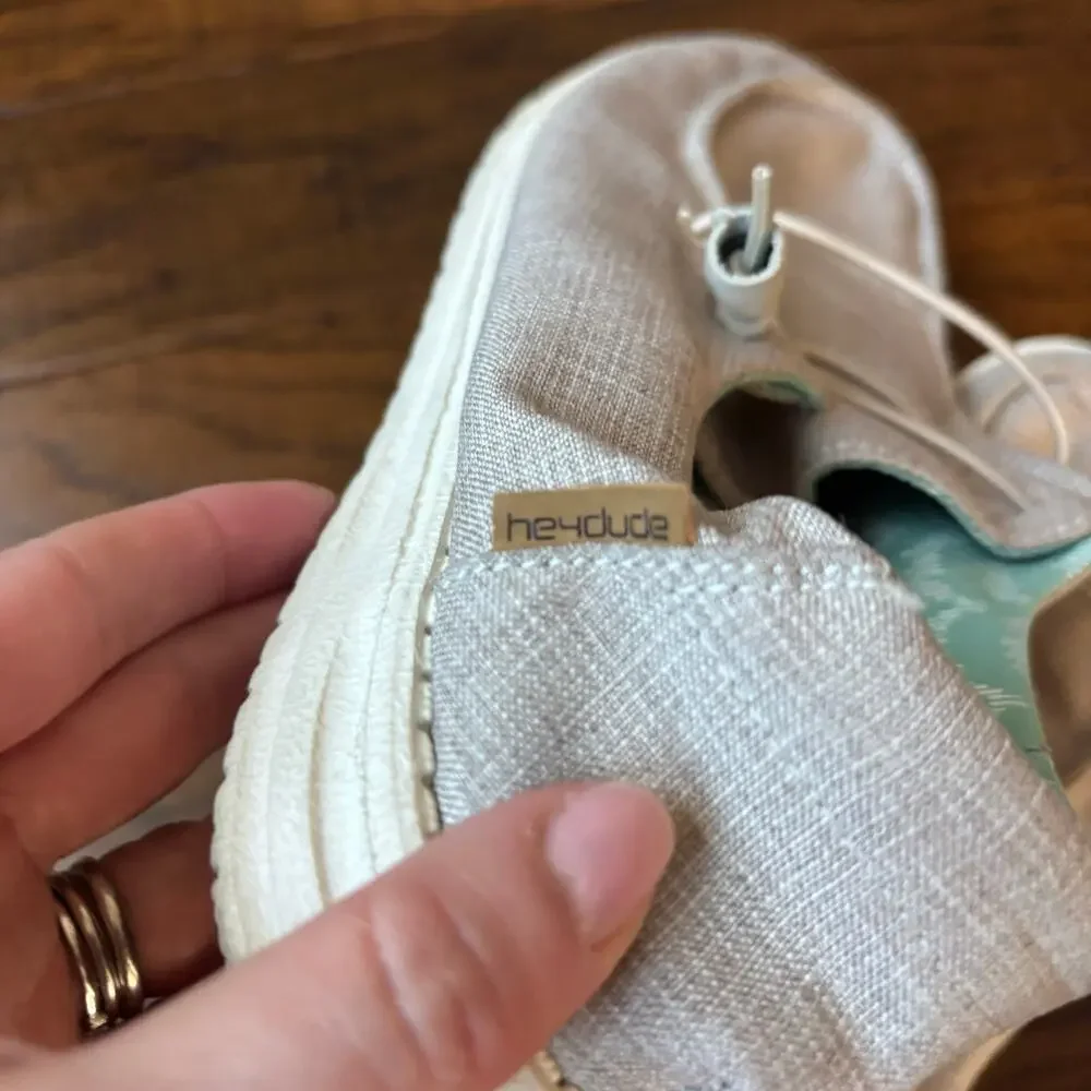 Hey Dude Women’s Wendy Sox Boat Shoes Sz 8 Chambray Beige Slip On